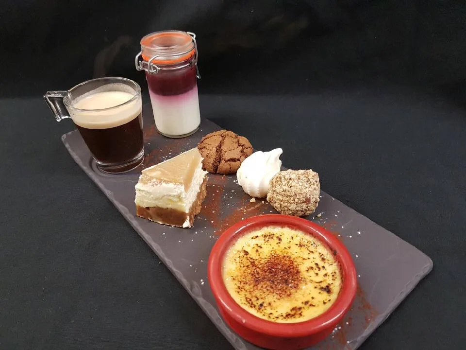 Café gourmand et ses desserts servis à La Brasserie du Mont Blanc à Saint-Gervais-les-Bains